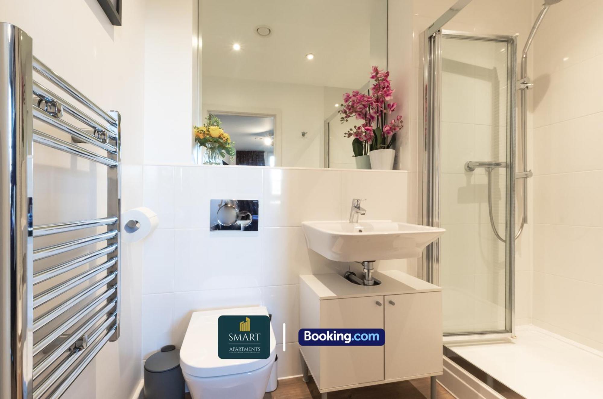 Spacious City Center Apartment By Smart Apartments Short Lets & Serviced Accommodation Apartment Southampton With Free Wifi Esterno foto